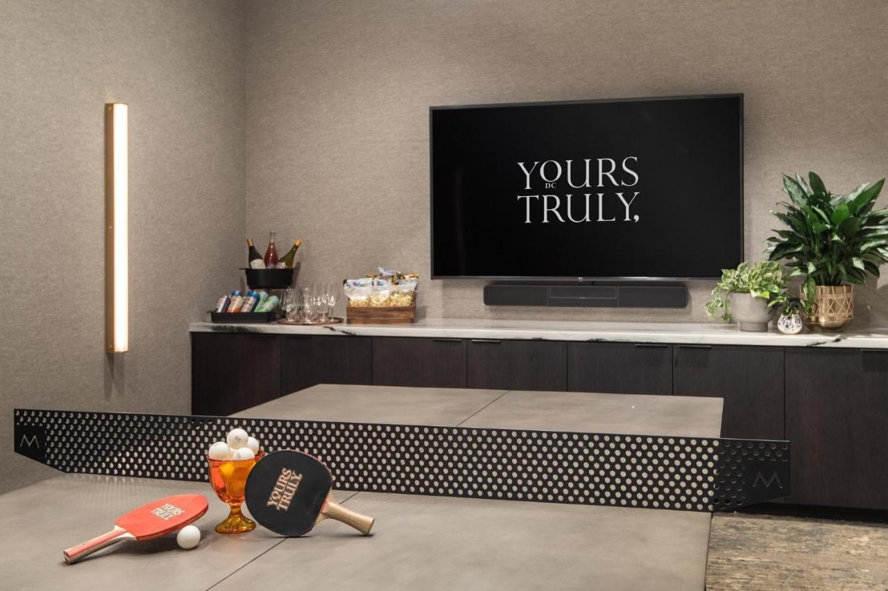 Vignette Collection Yours Truly Dc By Ihg Washington Kültér fotó The TV in the living room