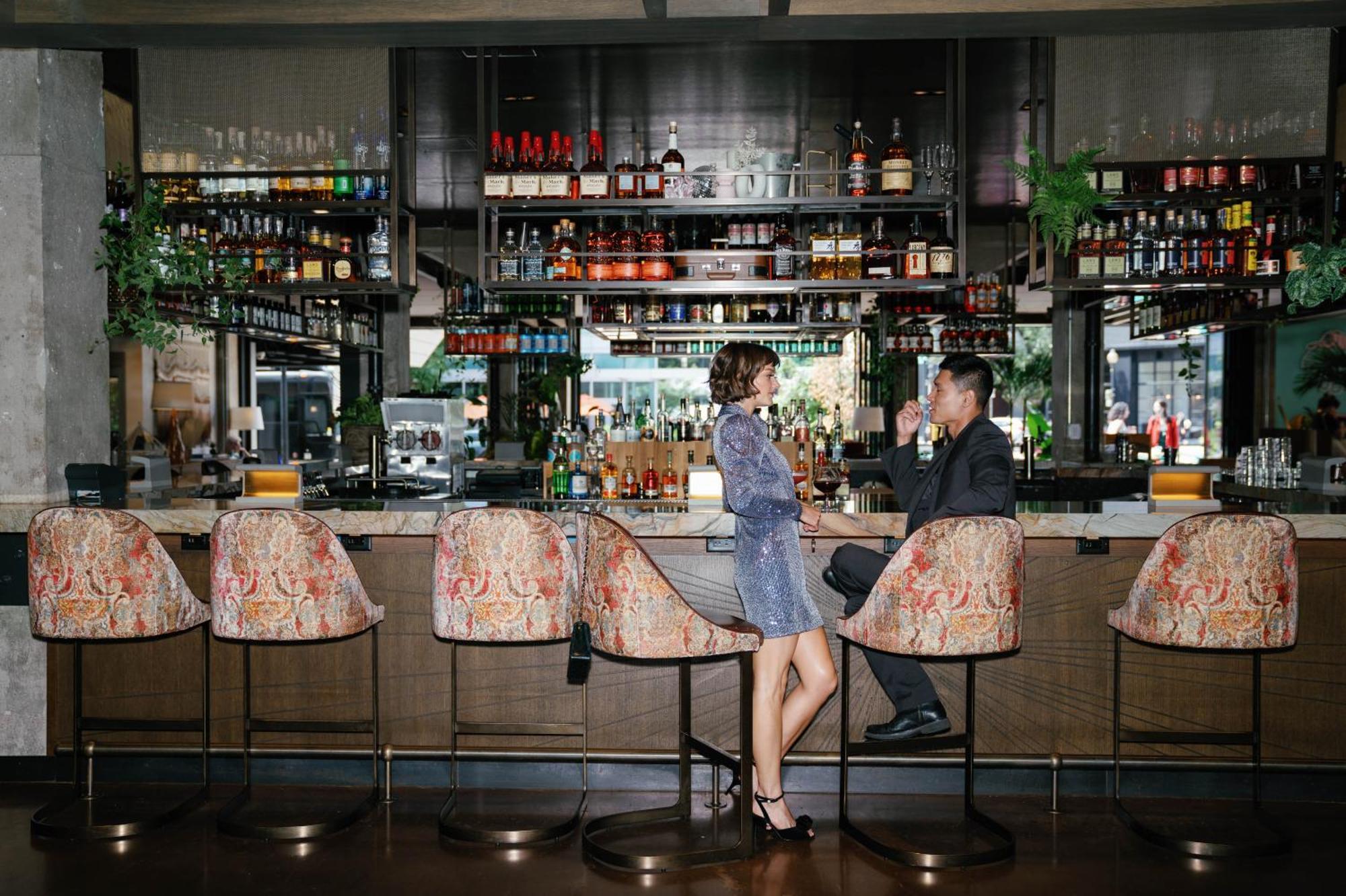 Vignette Collection Yours Truly Dc By Ihg Washington Kültér fotó The bar at the London Edition